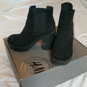Suede platform boots